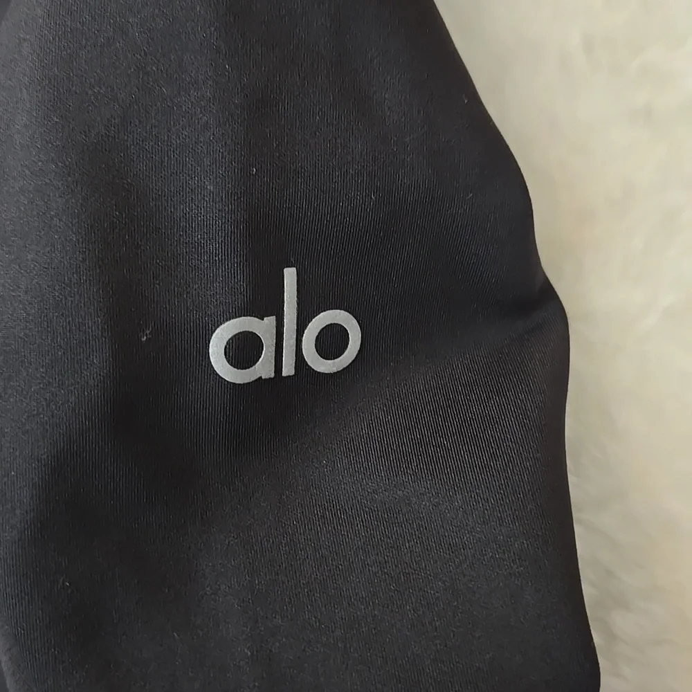 ALO Yoga nice athletic